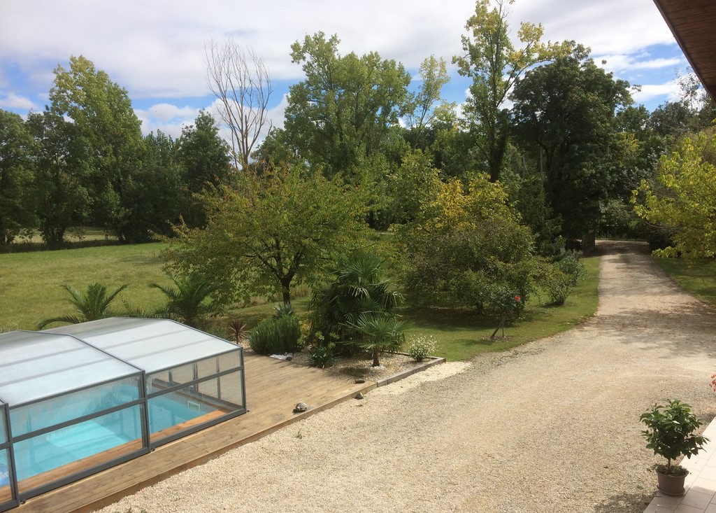 piscine chateau haut baron